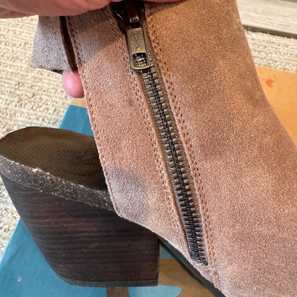 OTBT Women's Brown Suede Open-Toe Booties - Picture 11 of 11